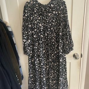 Who What Wear Black and White Collard Dress (w/pockets)